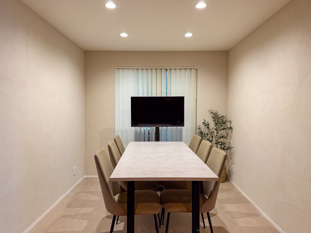 D-works 1階 打ち合わせスペース